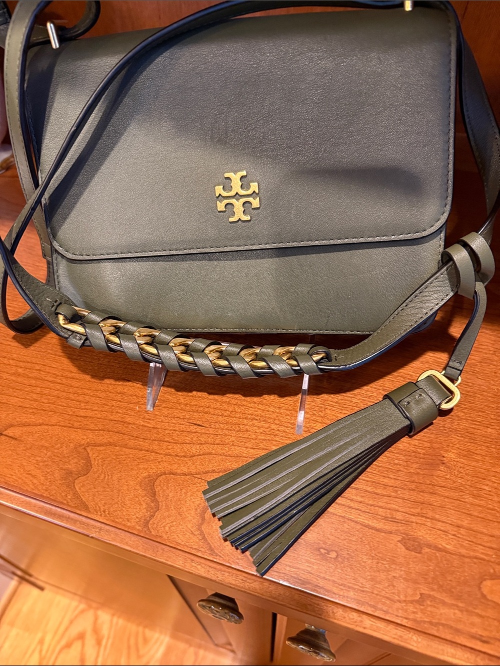 Tory Burch Olive Green Leather Crossbody with Gold Logo - Picture 5 of 5